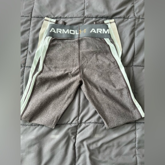 Under Armour leggings. - Picture 3 of 4